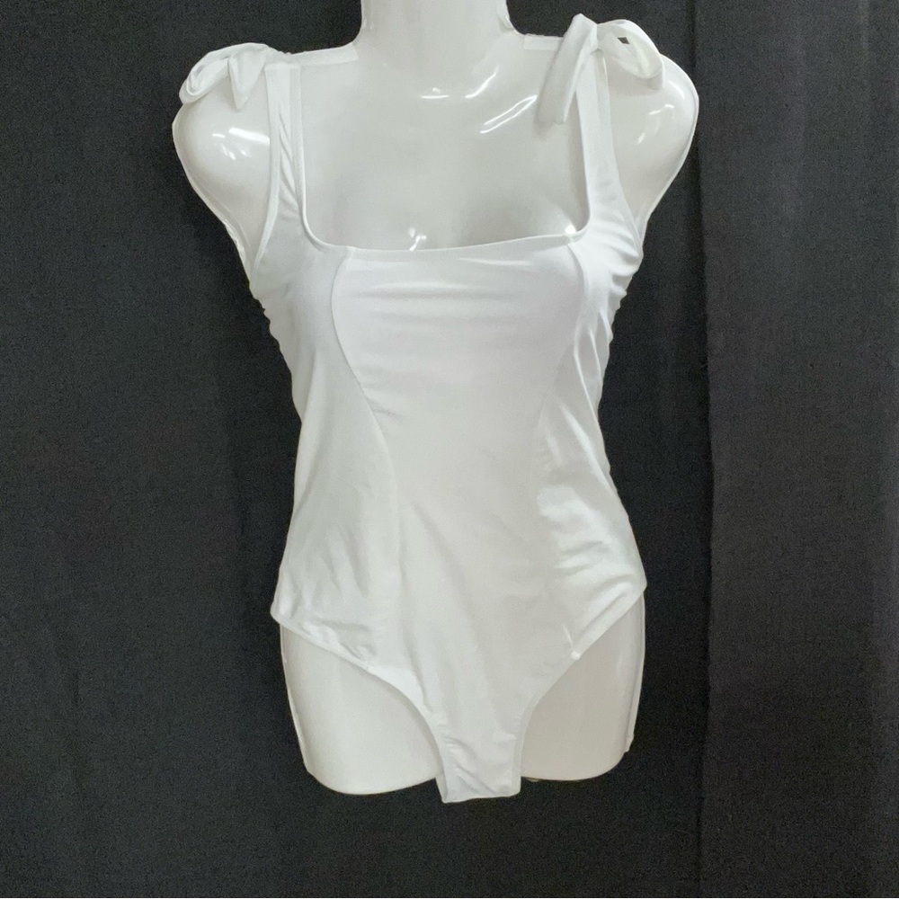 Ai’Mage ladies bow tie high waisted white one piece swimsuit size large (NWT)